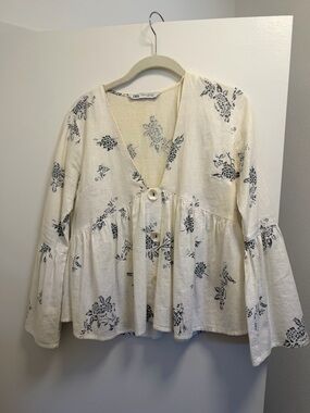 Zara white and blue floral babydoll blouse